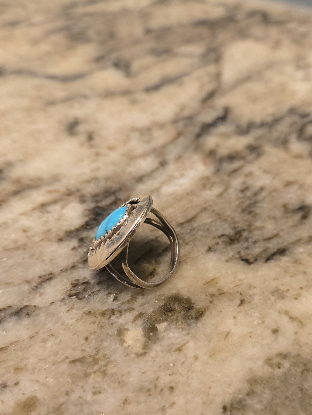 Navajo Design Turquoise Ring - Picture 6 of 11